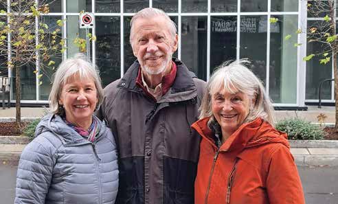 (l to r) Pat Eakins, a member of Senior Watch Old Ottawa South (SWOOS) and a volunteer with the Seniors Health Innovations Hub (SHIH); Terry Hunsley, co-lead of the SHIH Steering Committee; and Carolyn Inch, co-lead of the SHIH Steering Committee. Photo Supplied  